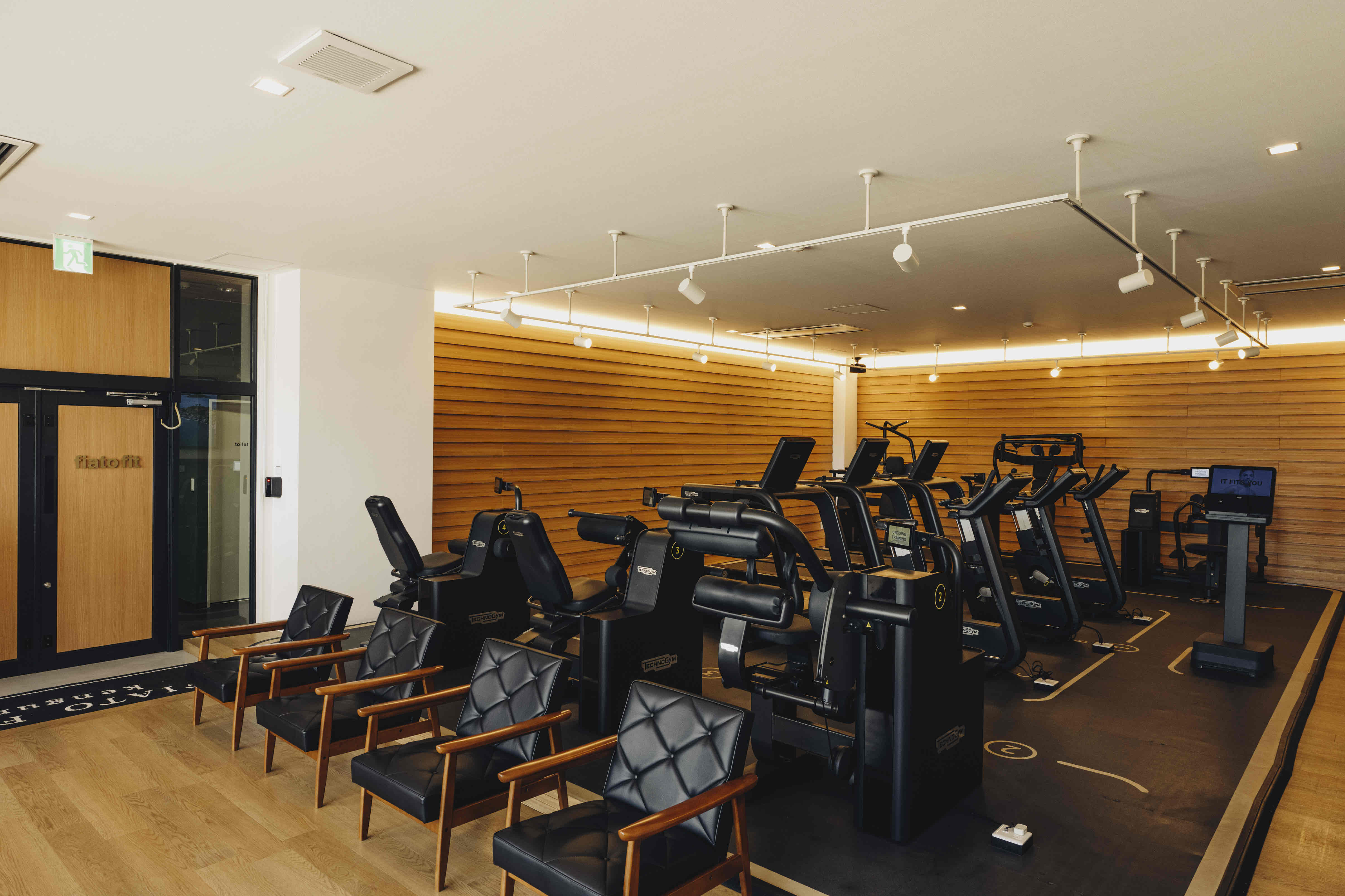 fiato fit 健軍店の上質で落ち着いた空間イメージ